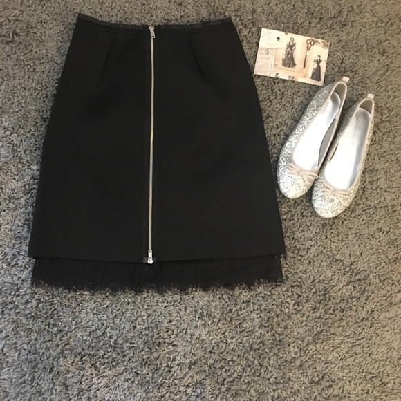 Beautiful black skirt with lace. - Picture 2 of 5